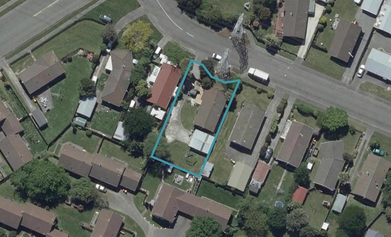 8 Malabar Crescent, Broomfield, Christchurch - Carousel 1