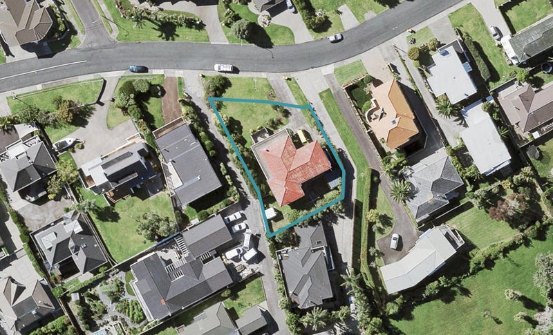 15 Lynton Road, Bucklands Beach, Auckland - Carousel 1