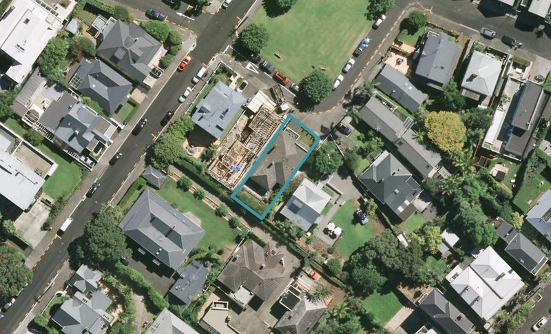5 Selby Square, Saint Marys Bay, Auckland - Carousel 1