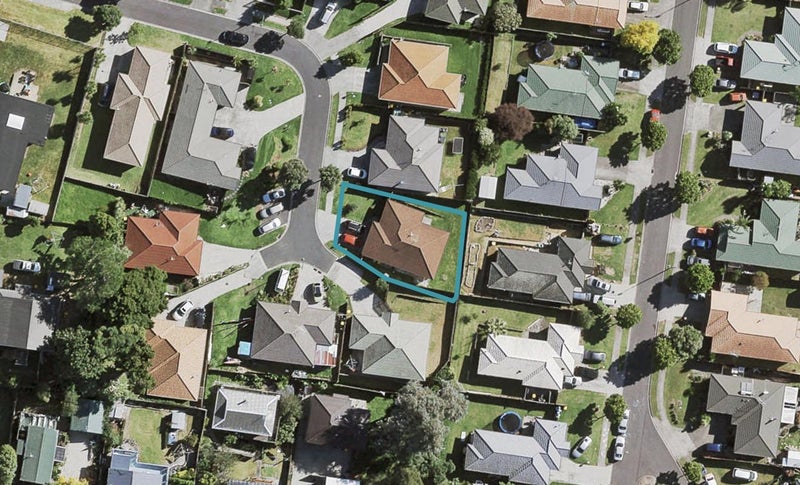 18 Piriti Place, Weymouth, Auckland - Carousel 1
