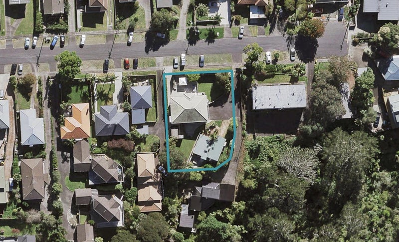 1/17 Waratah Street, Birkenhead, Auckland - Carousel 1