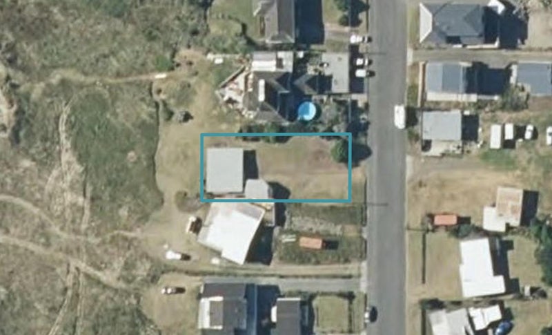 16 Marine Parade South, Foxton Beach, Foxton - Carousel 1