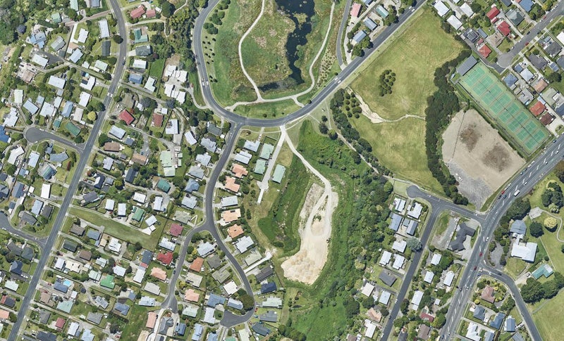 3 Pohutukawa Way, Gate Pa, Tauranga - Carousel 1