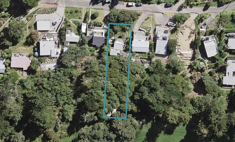 11 Le Roy Road, Onetangi, Waiheke Island - Carousel 1