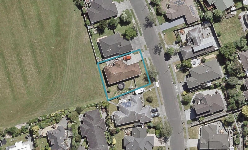 5 Clearwater Terrace, Brown Owl, Upper Hutt - Carousel 1