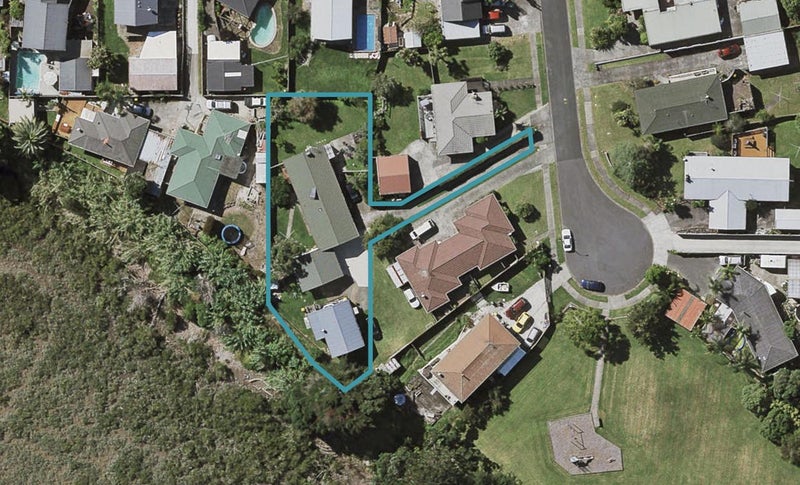 5 Raewyn Place, Pakuranga, Auckland - Carousel 1