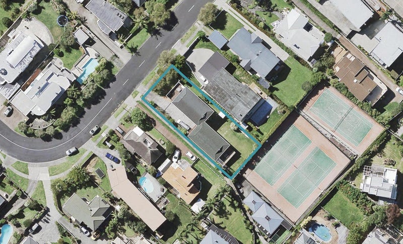 1/57 Castor Bay Road, Castor Bay, Auckland - Carousel 1