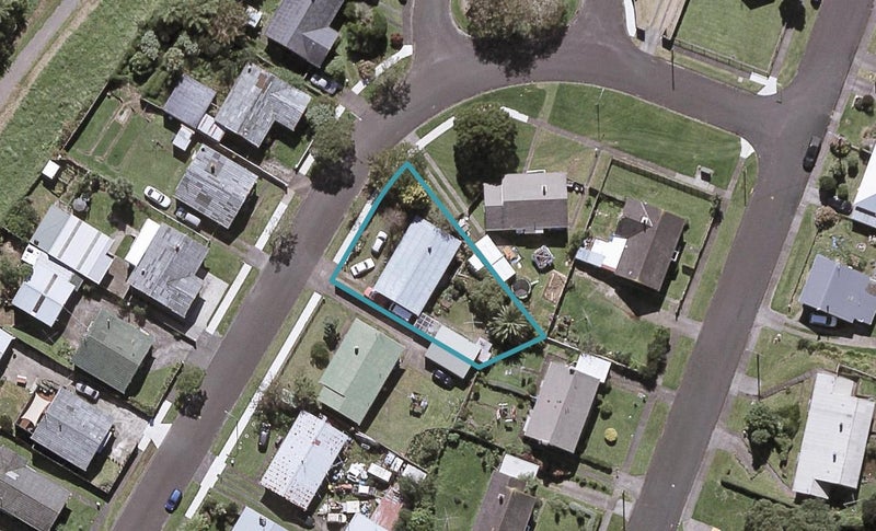 15 Grenville Street, Marfell, New Plymouth - Carousel 1