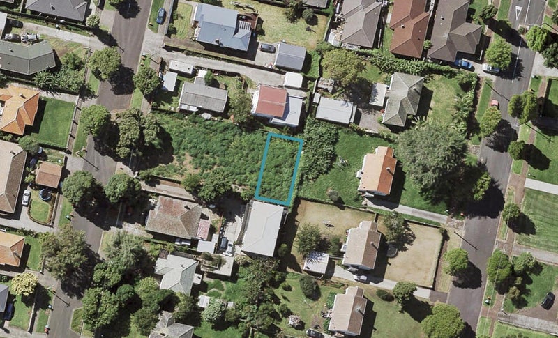 34D Waddell Avenue, Point England, Auckland - Carousel 1