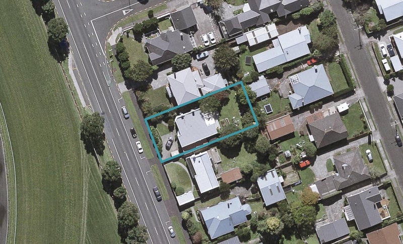 155 Coronation Avenue, Welbourn, New Plymouth - Carousel 1
