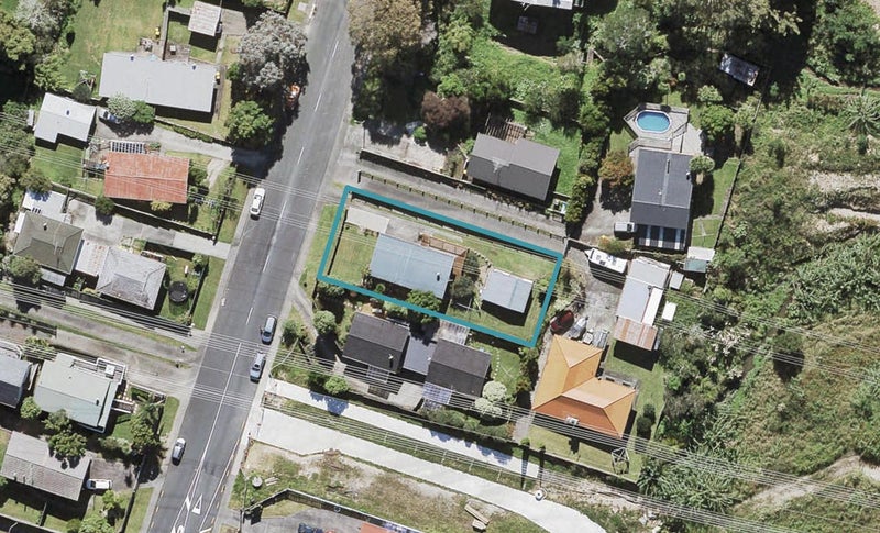 32 Reynella Drive, Massey, Auckland - Carousel 1