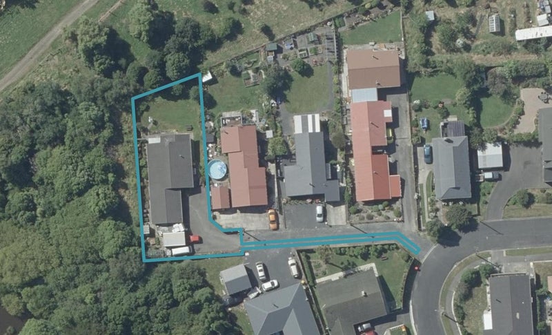 21 Clariton Avenue, Green Island, Dunedin - Carousel 1