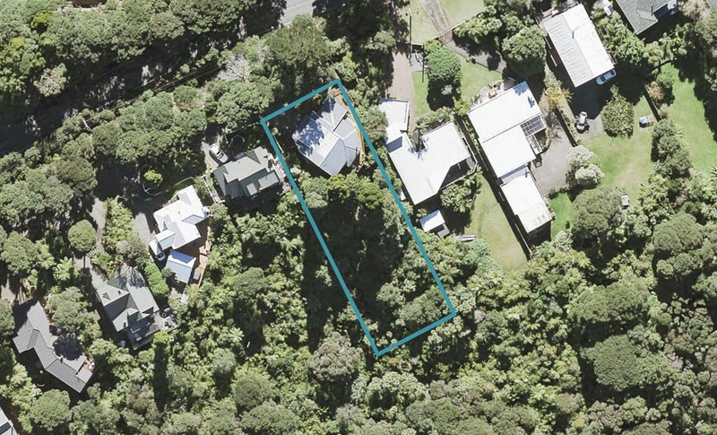 1036 Scenic Drive North, Swanson, Auckland - Carousel 1