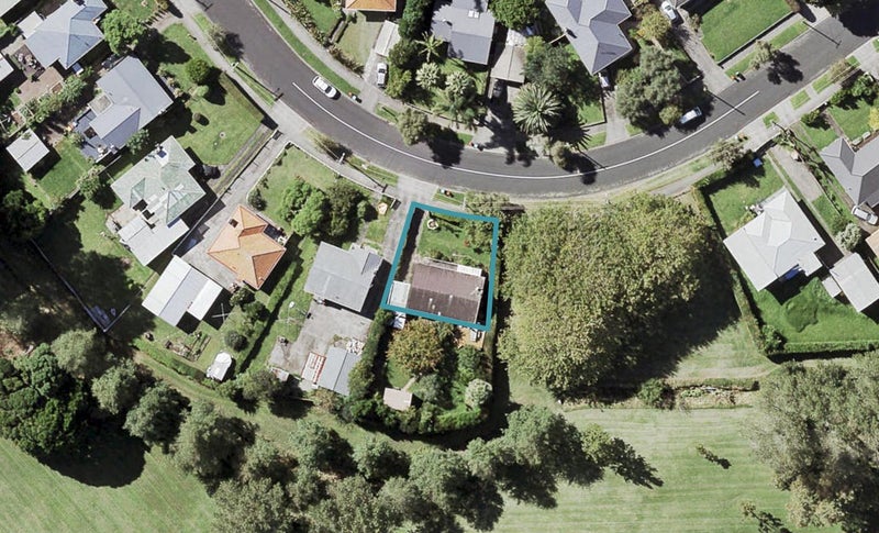 15 Sloane Street, Glen Innes, Auckland - Carousel 1