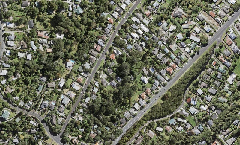 25A Fairmount Road, Titirangi, Auckland - Carousel 1