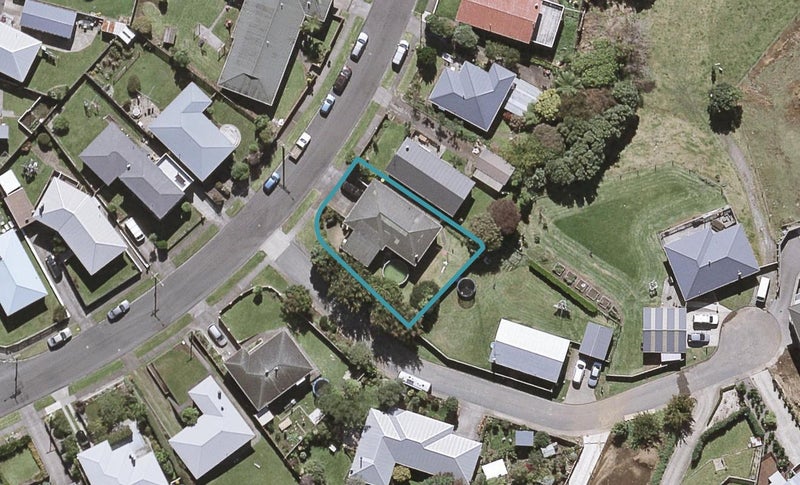 34 Rosendale Avenue, Spotswood, New Plymouth - Carousel 1