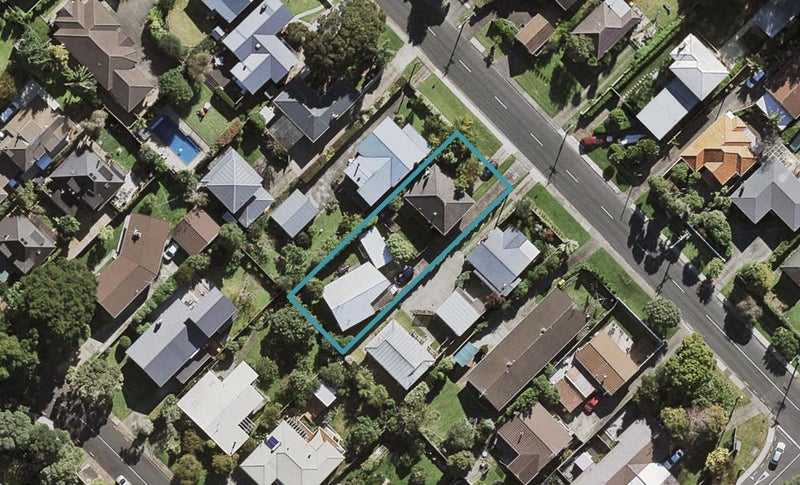 2/42 Hillcrest Avenue, Hillcrest, Auckland - Carousel 1