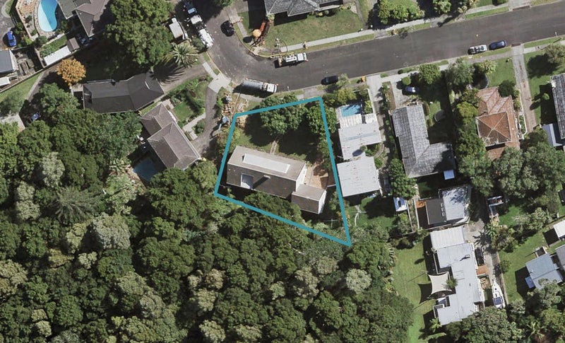 10 Freshney Place, Hillpark, Auckland - Carousel 1