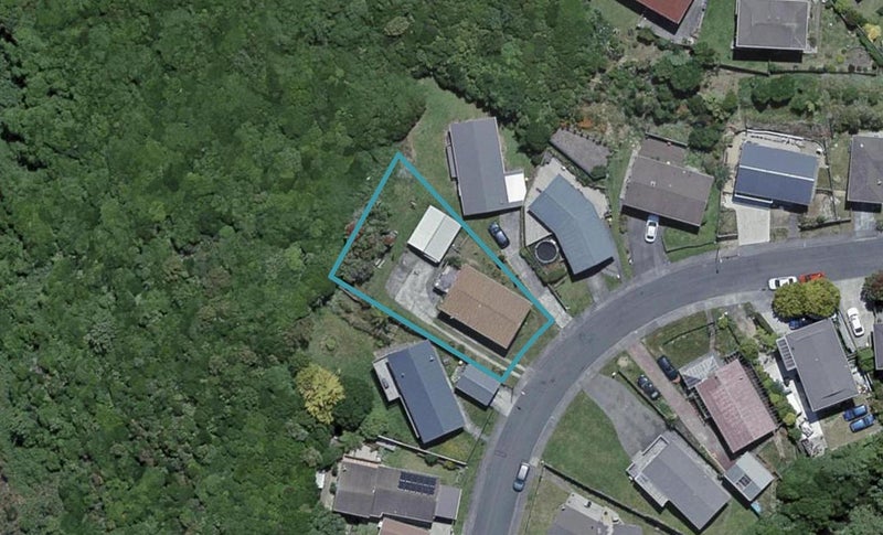 14 Evesham Place, Newlands, Wellington - Carousel 1