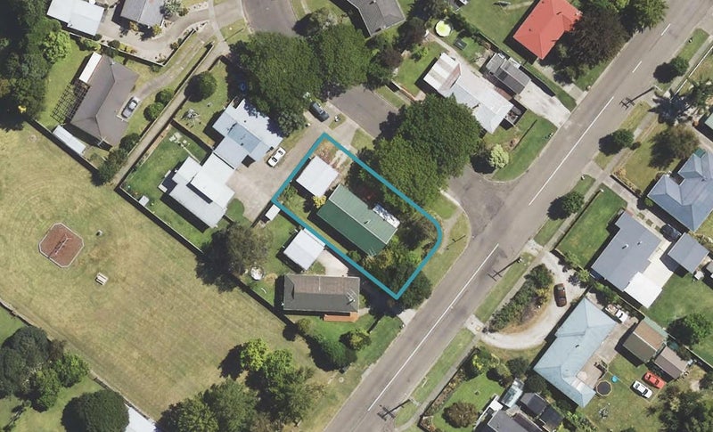 2 Edward Street, Mangapapa, Gisborne - Carousel 1