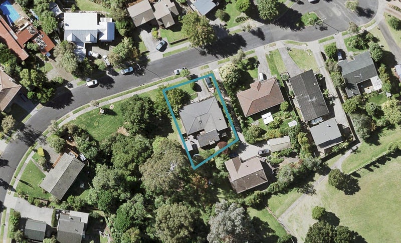 25 Lastel Place, Shelly Park, Auckland - Carousel 1