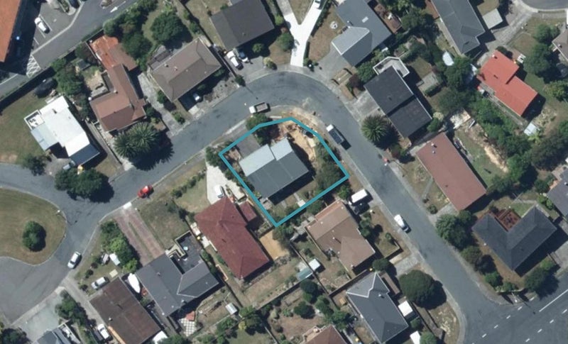 5 Langwell Place, Papakowhai, Porirua - Carousel 1