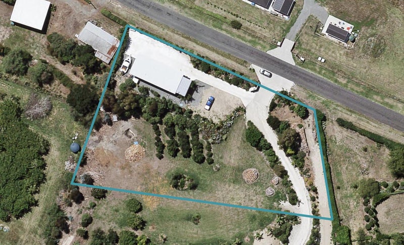 19 Poraiti Road, Poraiti, Napier - Carousel 1