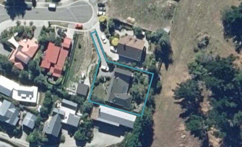 7 Cypress Court, Kelvin Heights, Queenstown - Carousel 1