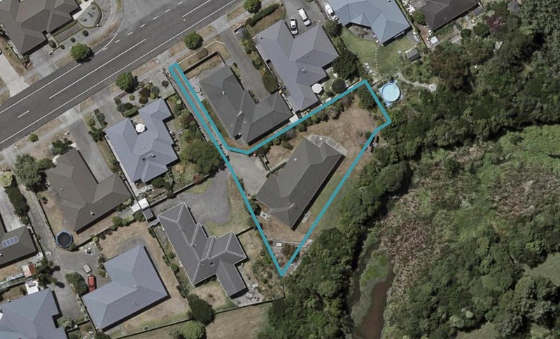 124 Weggery Drive, Waikanae Beach, Waikanae - Carousel 1