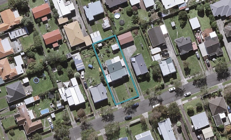 7 Exeter Street, Brooklands, New Plymouth - Carousel 1