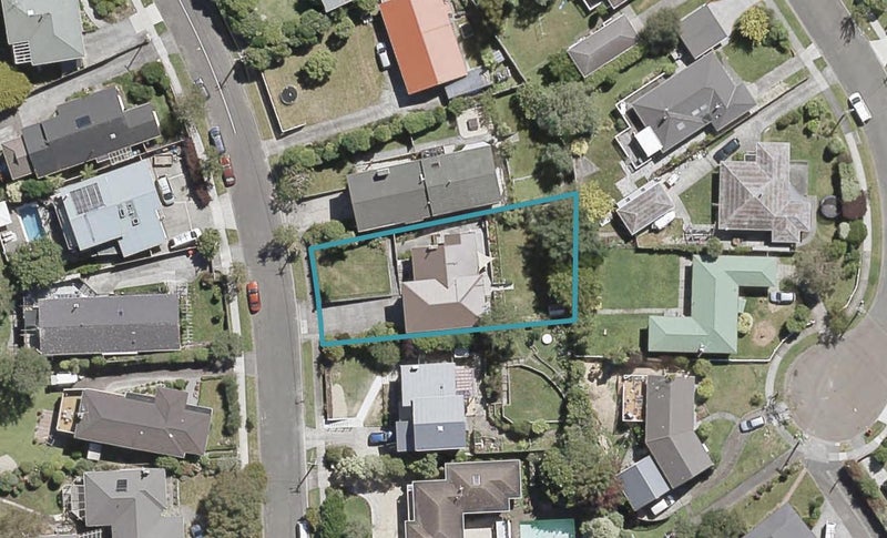19 Dowling Grove, Silverstream, Upper Hutt - Carousel 1