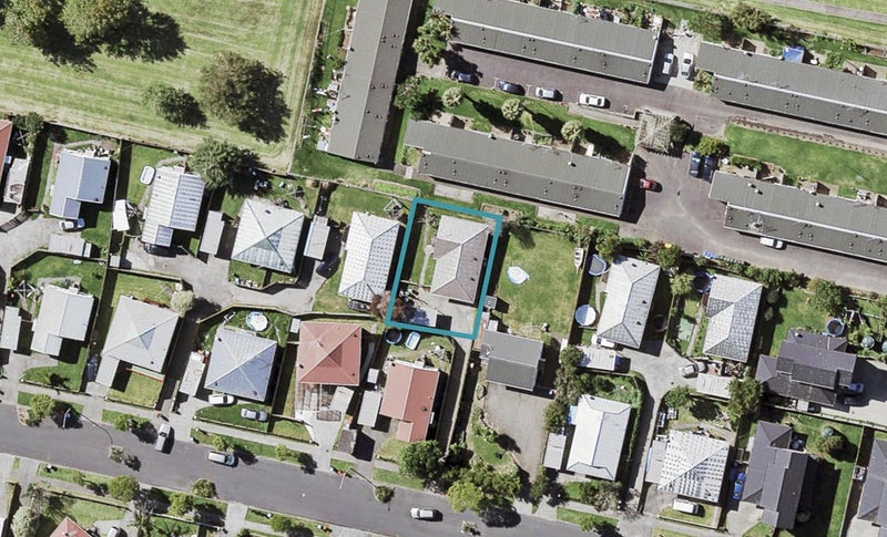 92B Maybury Street, Point England, Auckland - Carousel 1