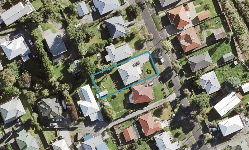 16 Whittle Place, New Windsor, Auckland - Carousel 1