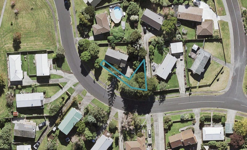 11A Elizabeth Drive, West Harbour, Auckland - Carousel 1