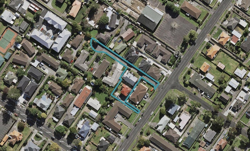 8 Birdwood Avenue, Papatoetoe, Auckland - Carousel 1