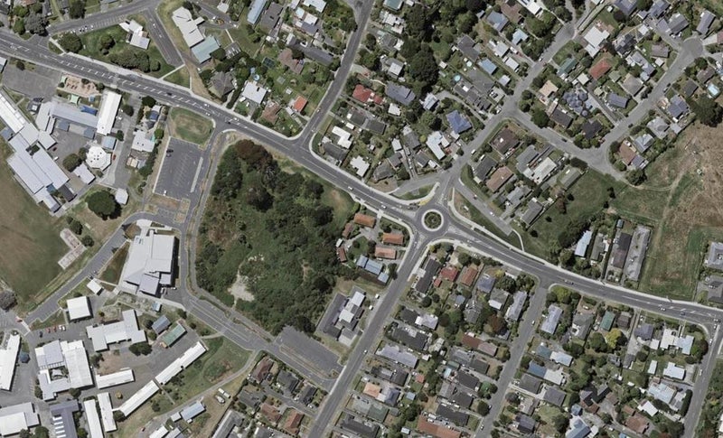 38 Raumati Road, Raumati Beach, Paraparaumu - Carousel 1