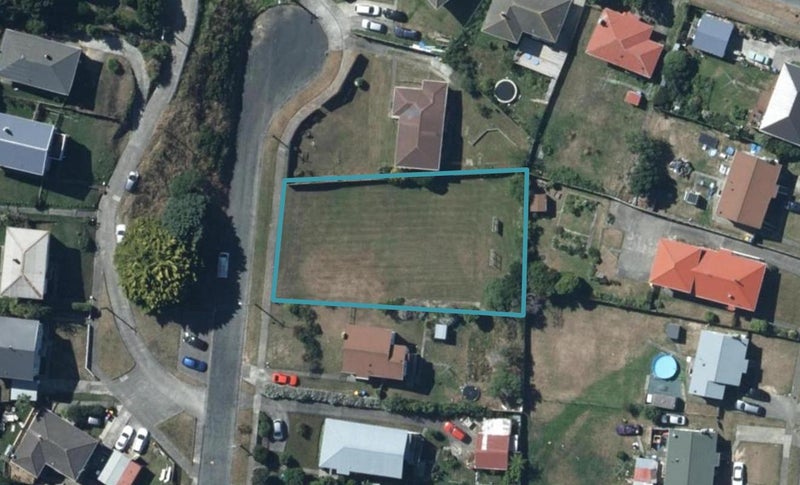 10 Arene Grove, Tītahi Bay, Porirua - Carousel 1