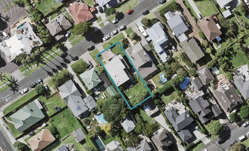 5 Rewiti Avenue, Takapuna, Auckland - Carousel 1