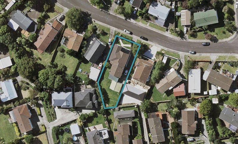 8 Tacitus Place, Totara Vale, Auckland - Carousel 1