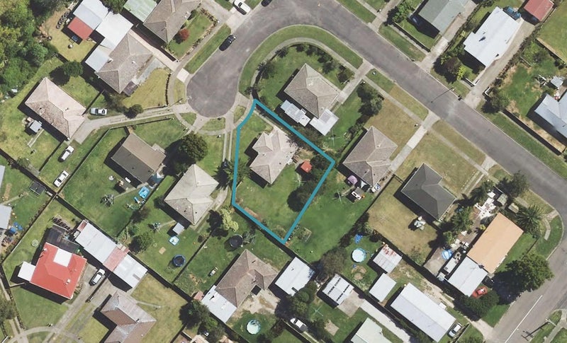 10 Patrick Street, Mangapapa, Gisborne - Carousel 1