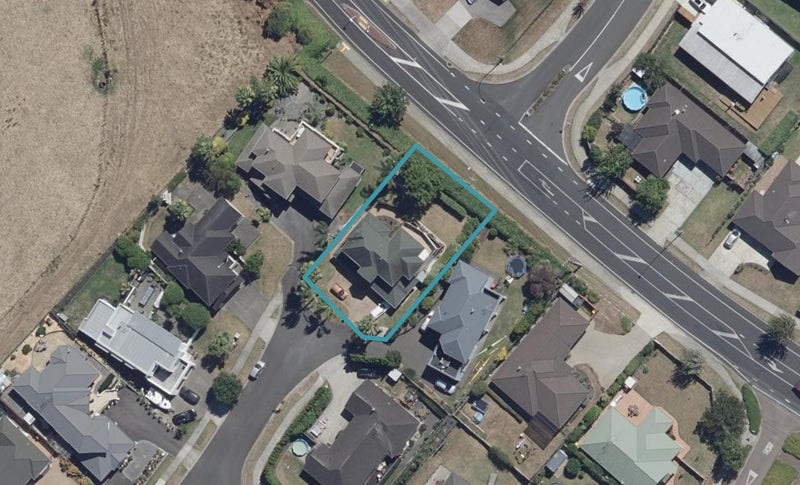 10 Southworth Place, Grandview Heights, Hamilton - Carousel 1