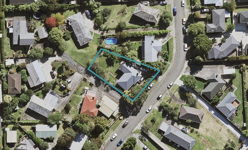 12 Ludlow Terrace, Totara Vale, Auckland - Carousel 1