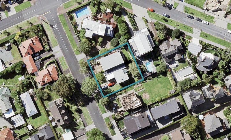 2/30 Challenger Street, St Heliers, Auckland - Carousel 1