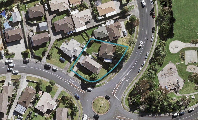 1/1 Barbados Drive, Unsworth Heights, Auckland - Carousel 1