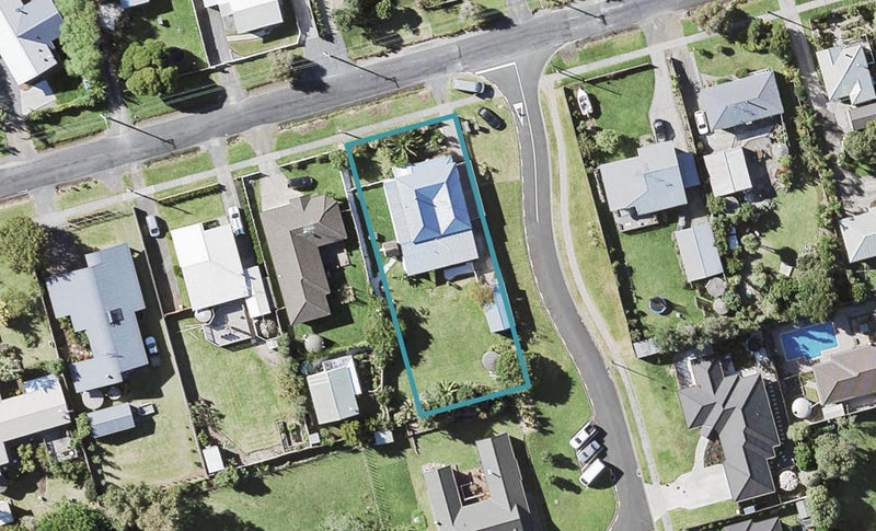 77 Third View Avenue, Beachlands, Auckland - Carousel 1
