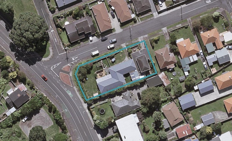 4 Union Street, Merrilands, New Plymouth - Carousel 1