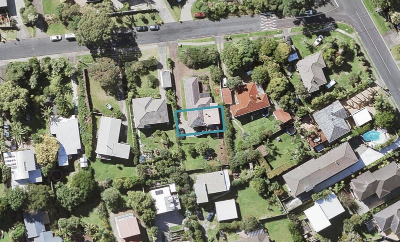 4C Wyoming Avenue, Murrays Bay, Auckland - Carousel 1
