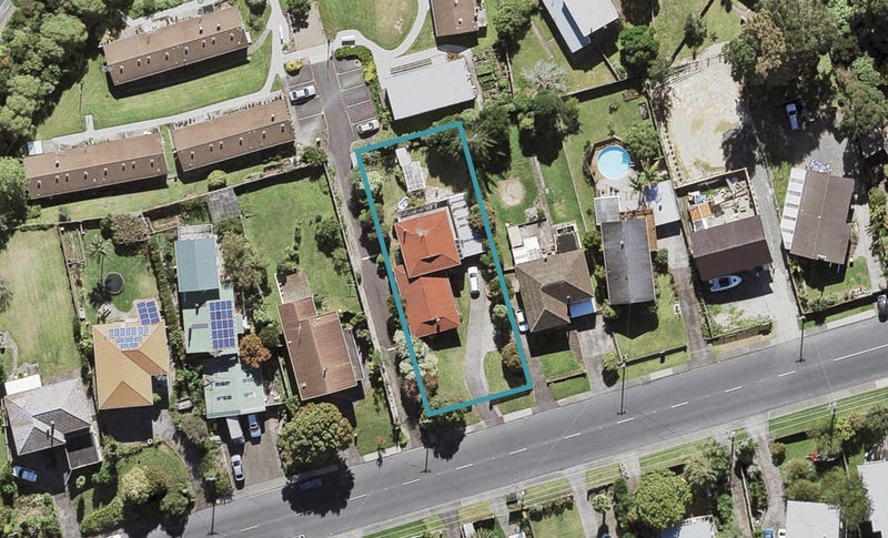 16 Royal Road, Massey, Auckland - Carousel 1