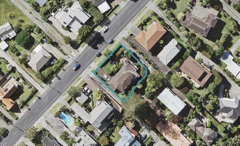 15 Aberdeen Road, Castor Bay, Auckland - Carousel 1