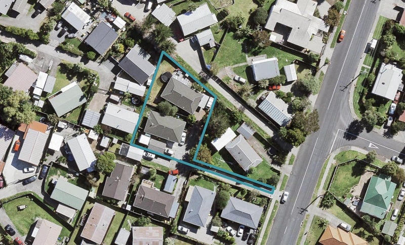1/159 Bruce McLaren Road, Henderson, Auckland - Carousel 1